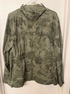 Old Navy Women's Lightweight Camouflage Utility Jacket size L